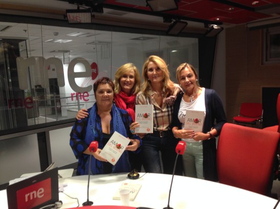 RNE La Noche en Vela 6 Oct 2014 Nieves Herrero Pilar Tabares  Alicia Mariño